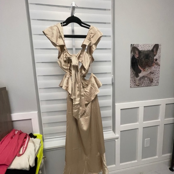 NWT Show me your Mumu Zoey Midi Dress in Champagne Luxe Satin Size L - Picture 7 of 7